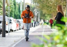 How many fines are issued to electric scooter riders in Malaga every day? And how many accidents are they involved in?