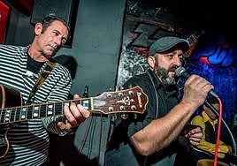 Víctor ‘Elmore’ James and Paul Stylianou of The Blue Stompers.