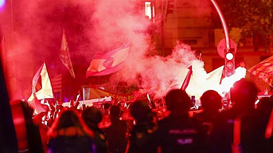 Ten arrests as far-right riots again after re-election of PSOE's Pedro Sánchez as Spain's PM