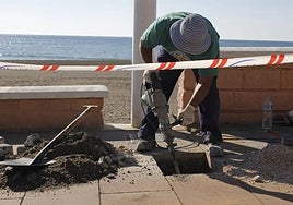 Parts of Rincón de la Victoria's promenade were inaccessible over summer due to work to build emergency pipelines to bring more water to the Axarquía