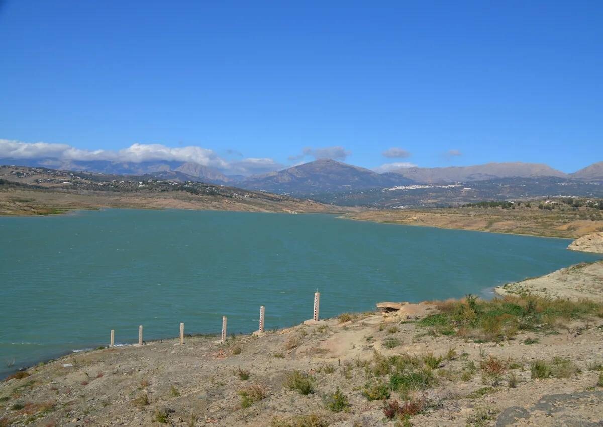 Imagen secundaria 1 - La Viñuela reservoir in the Axarquía on Tuesday 21 November