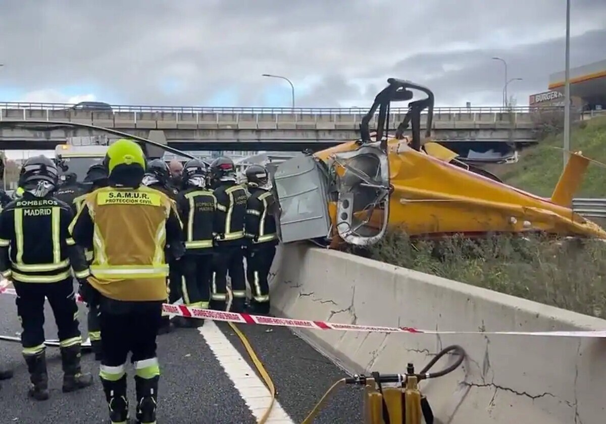 Helicopter crash-lands on busy motorway in Madrid