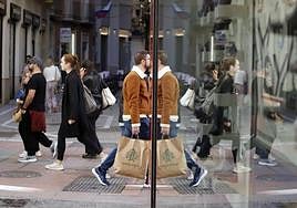 Which shops are open on the Costa del Sol and across Malaga province this long holiday weekend in December?