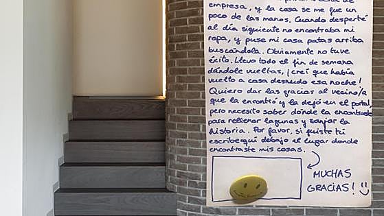 'My first company Christmas party got out of hand and I arrived home naked': The note on a doorway in Spain that went viral