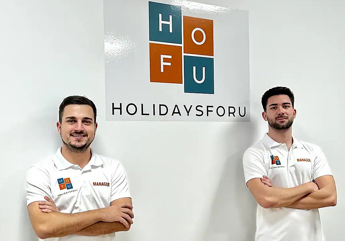 Cuberos and Rubio in their HolidaysForU office.