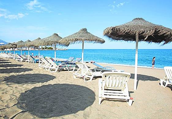 Andalucía’s 800kms of coastline stretch from Almeria along the Mediterranean Sea to the Costa del Sol in Malaga, and on to the Costa de la Luz.