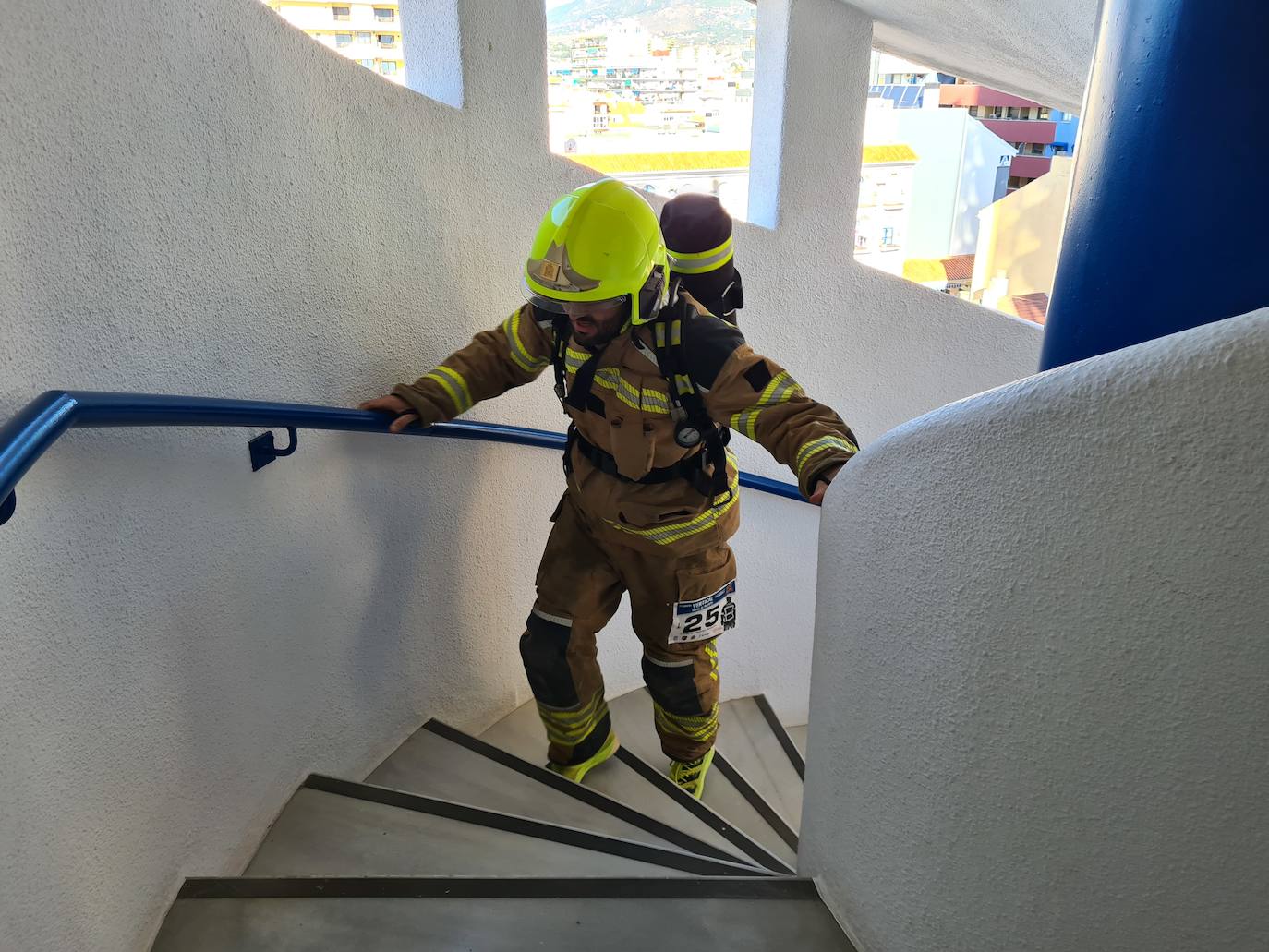 Fuengirola&#039;s vertical race for firefighters, in images