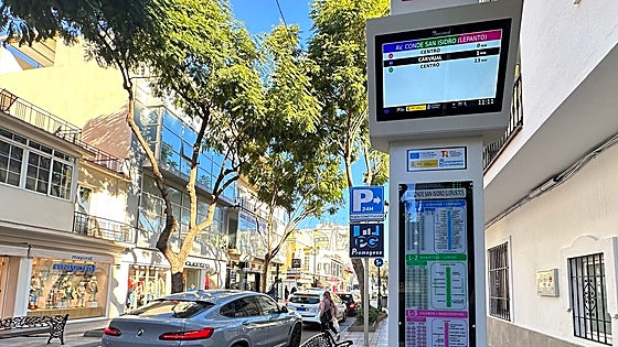 Fuengirola rolls out new digital bus stops to improve service information
