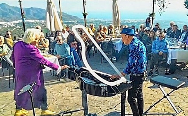 Imagen principal - At Los Caracoles del Sevillano. 