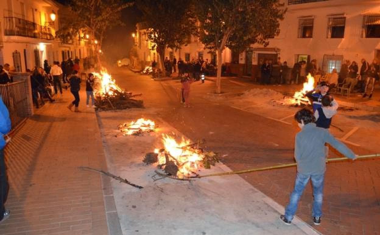 Bonfires return to Axarquía village to honour patron saint