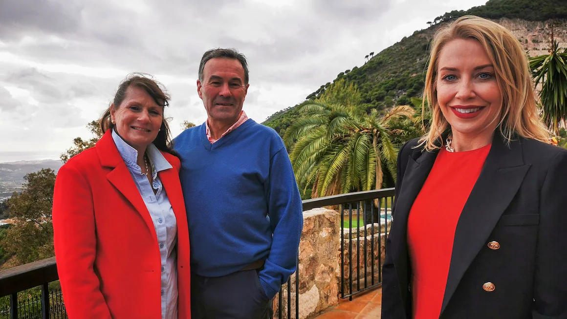 Mel and James wanted a holiday home in Mijas Pueblo. Presenter Laura Hamilton showed them what £180,000 can buy