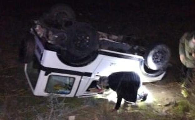 The car overturned on the old N-340.