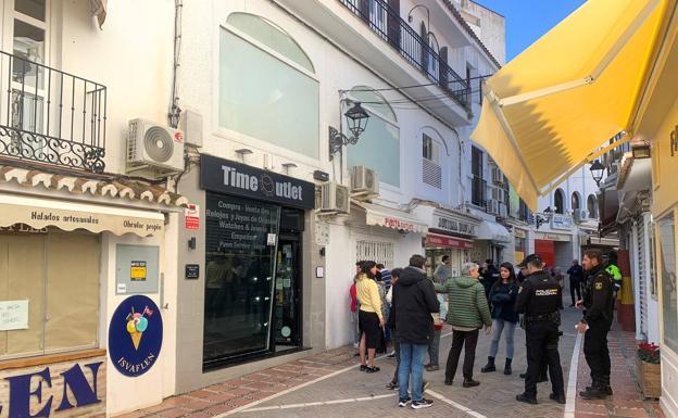 Armed robbers raid a gold and jewellery dealer&#039;s store in Marbella’s Old Town