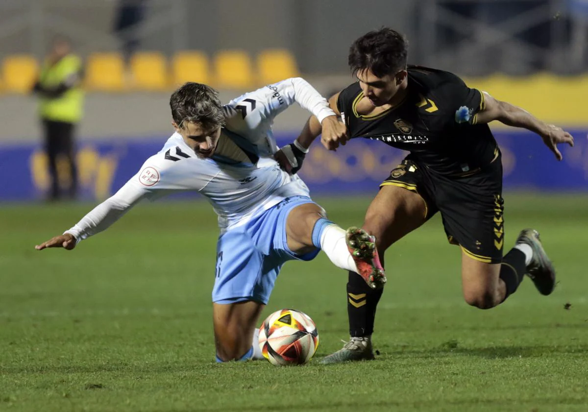 Imagen principal - Late Dani Lorenzo goal rescues a point for Malaga CF