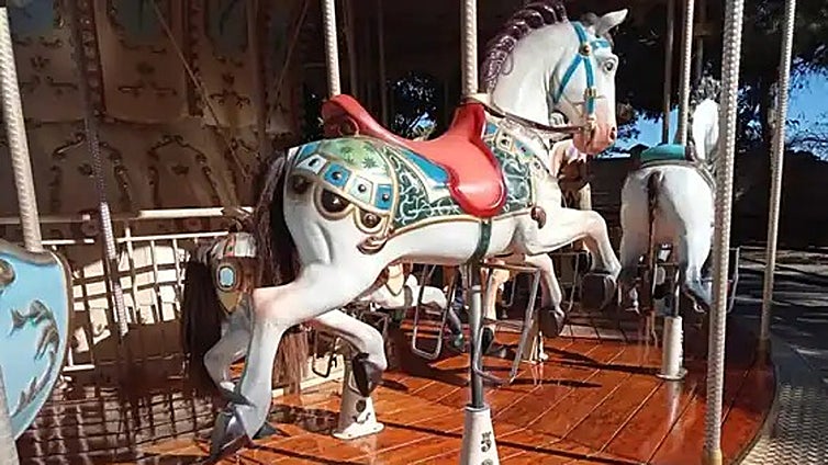 Iconic Torremolinos merry-go-round turns again after four years, and this is when it will spin