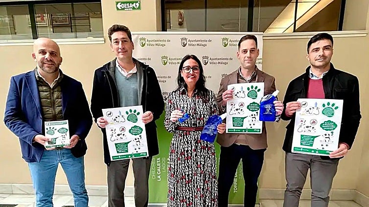 'In your house you would clean it up... so think of our streets as your home': Axarquía town takes pet owners to task