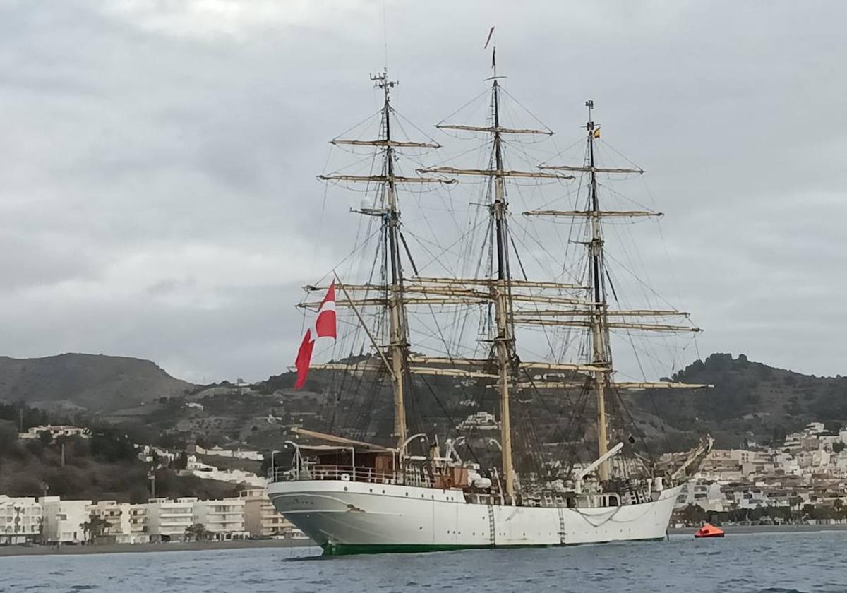Danish training ship drops anchor in La Herradura bay