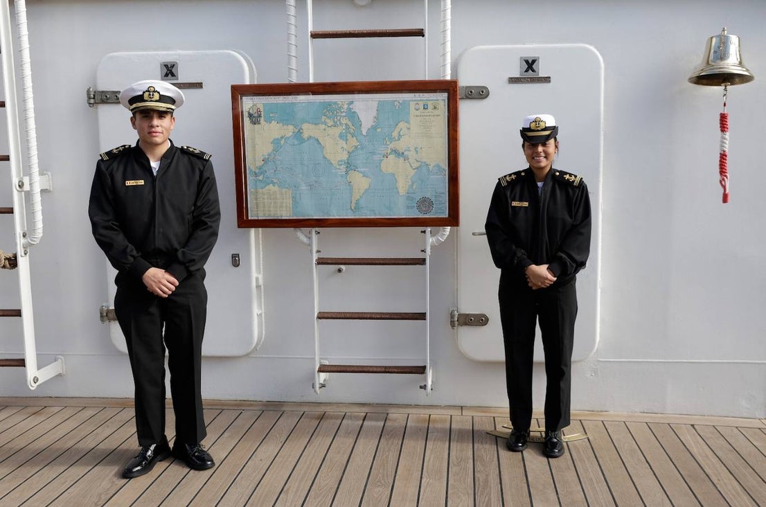 The pride of the Peruvian Navy sails into Malaga and opens its decks to the public, in pictures