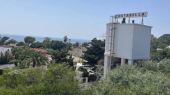 Residents say goodbye to bad smells, flooding and water cuts after kicking up a stink in Marbella
