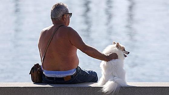 How long will this spring-like weather remain in Spain with temperatures up to 24C?