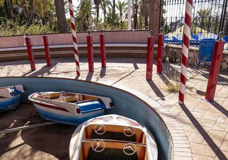 Tivoli classics like the 'roscones' and the boat roundabout.