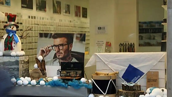 Free glasses and contact lenses on the way in Spain