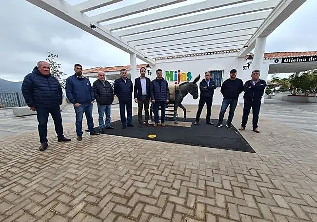 Councillor Marcos Cortés with some of the Mijas donkey drivers.