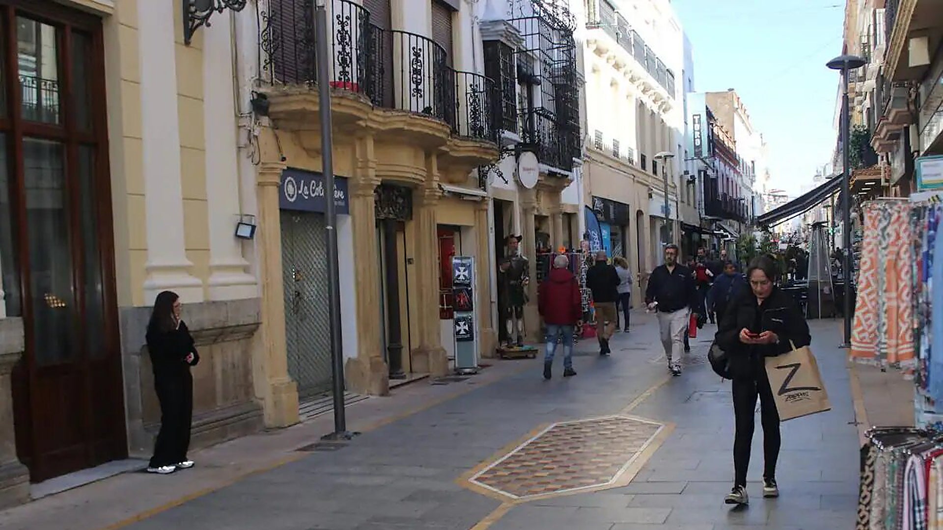 'He knows how to steal to avoid going to prison': Ronda traders furious ...