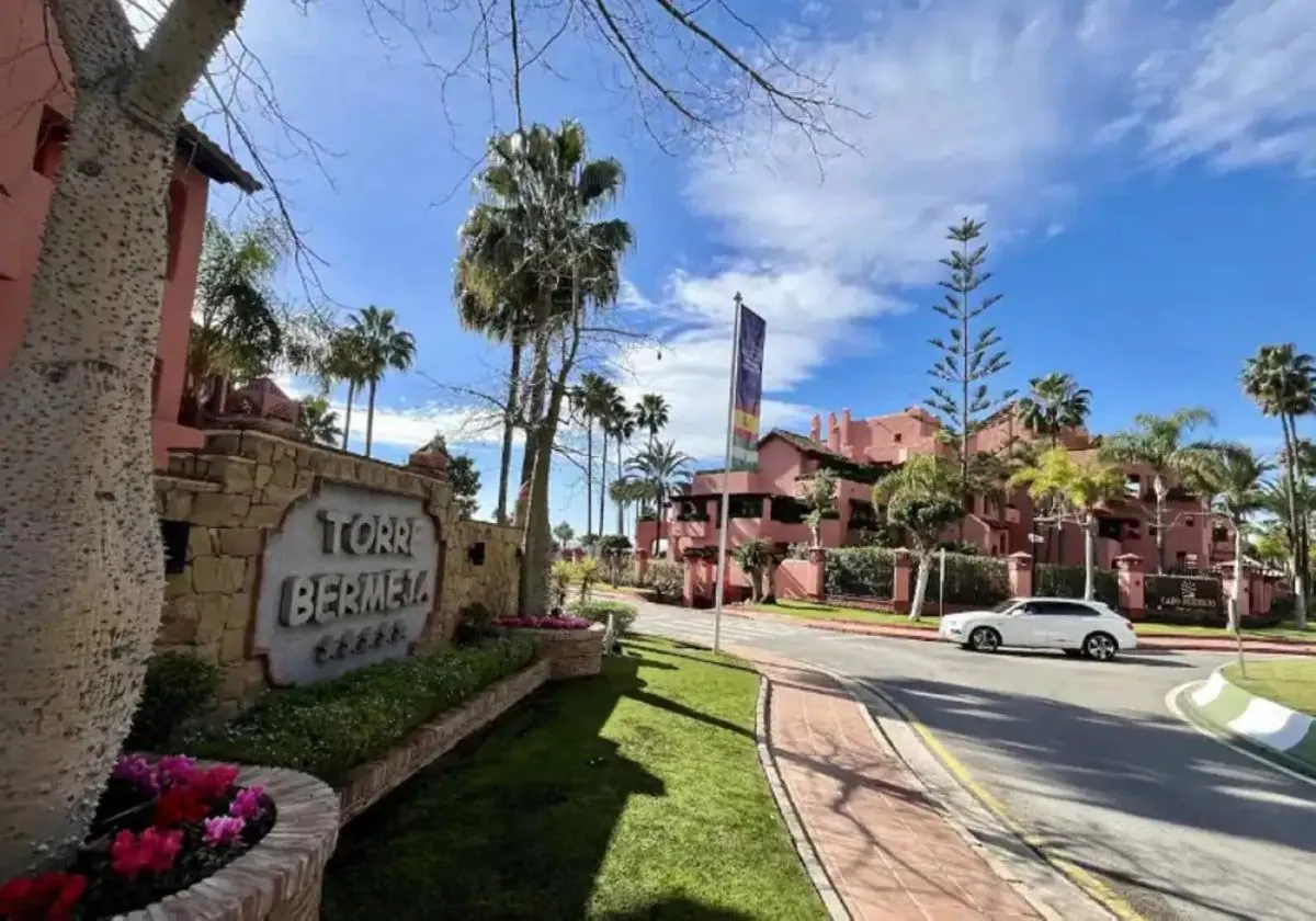 President of community of owners at luxury apartment complex in Estepona comes under fire over large, unexplained salary
