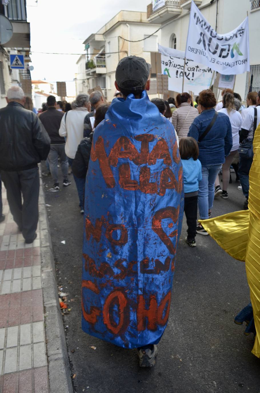 Thousands of residents take to the streets in Coín in bid to protect their water supply