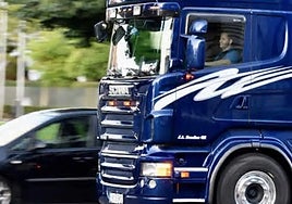 More than 90 workers died in a road accident last year (archive).