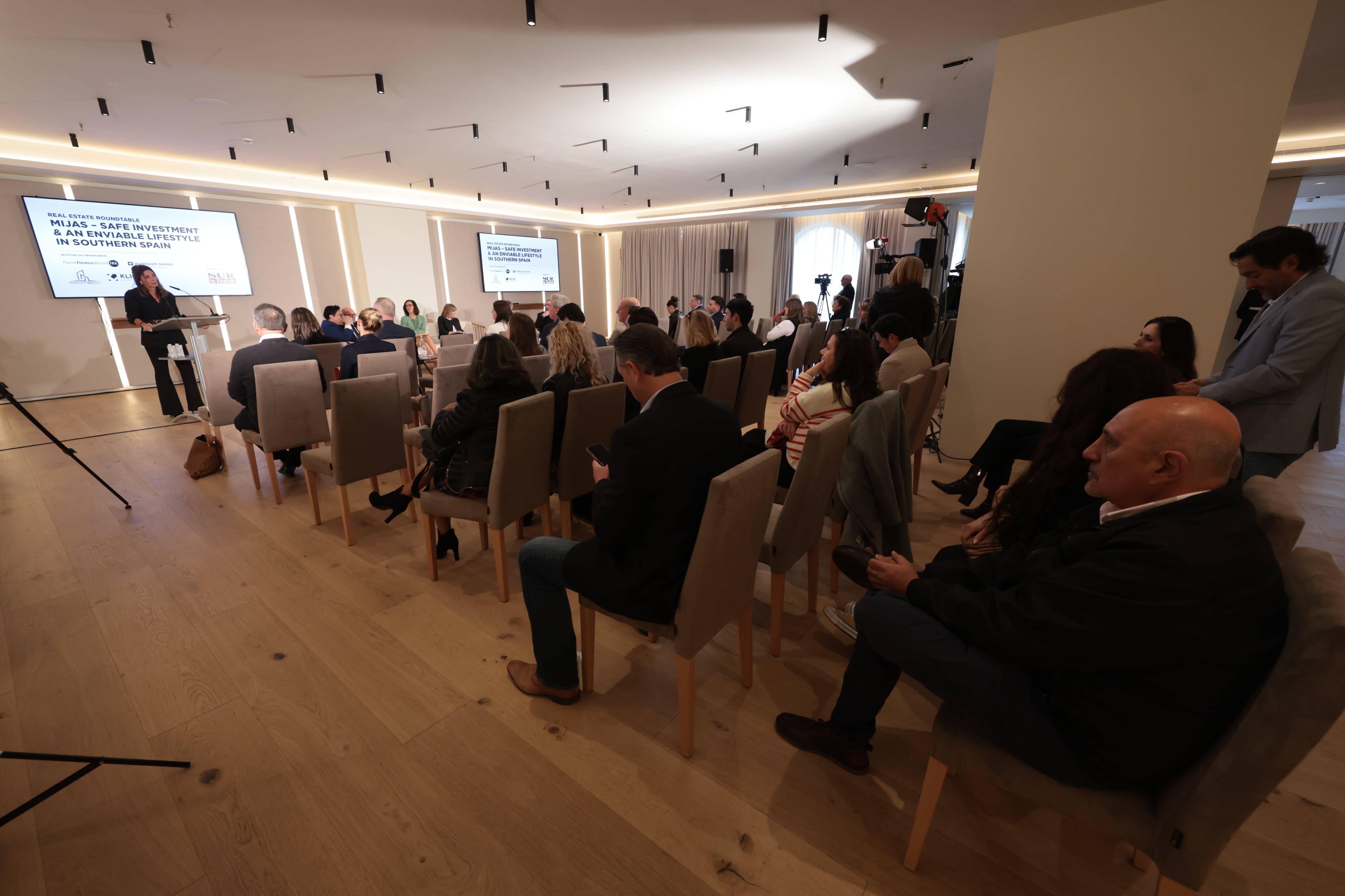 SUR in English real estate roundtable, in images