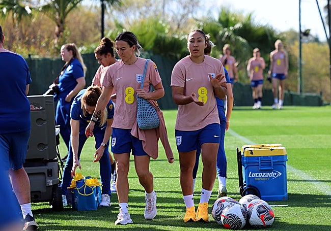 Barcelona’s Lucy Bronze and Chelsea’s Lauren James are in the squad.
