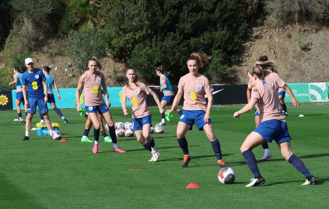 Lionesses train in Marbella - in pictures
