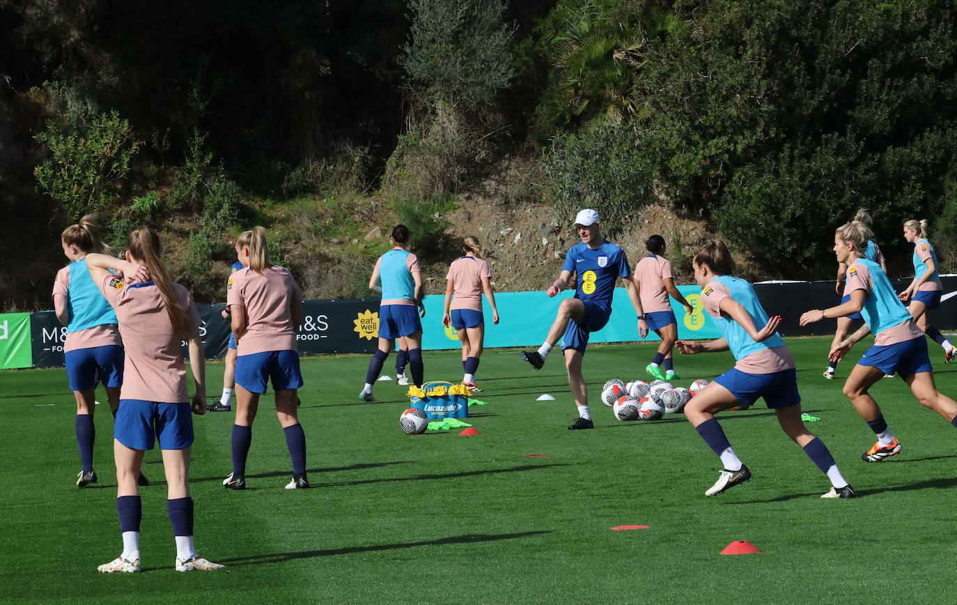 Lionesses train in Marbella - in pictures