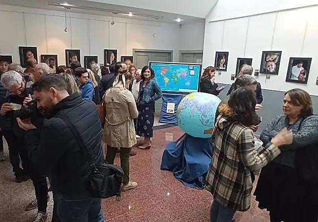 The exposition 'Miradas' in a cultural centre in El Palo.