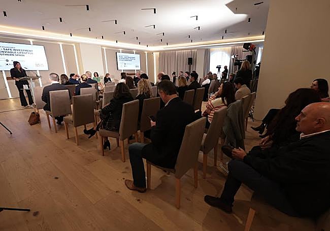 Mayor of Mijas Ana Mata addresses guests at the event.