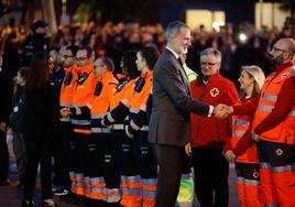 The King and Queen of Spain, during their visit to Valencia to meet some of those affected by the Campanar fire, and members of the emergency servces.