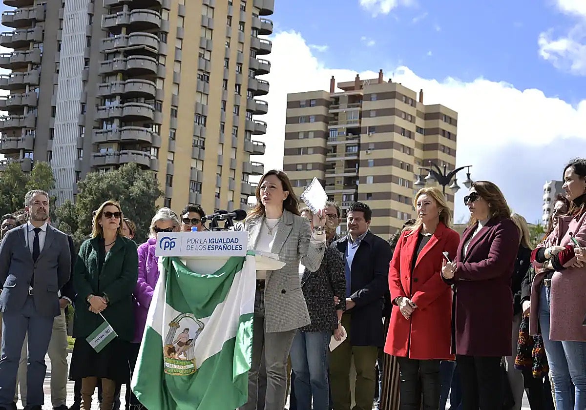 Patricia Navarro, this Monday, at a Partido Popular event with Carolina España and Carmen Crespo.