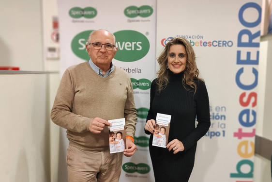 Manuel Castro Gil from DiabetesCERO and Nerea Galdos-Little from Specsavers Ópticas Marbella.
