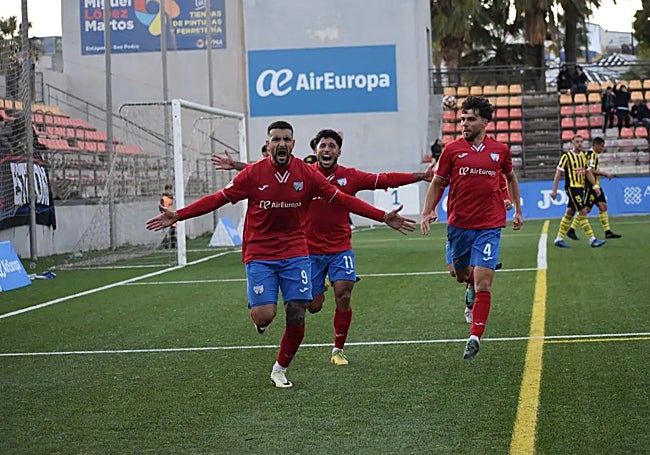 Rubén Mesa following his goal for Estepona.