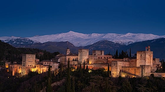 Dreamy photo of Granada sunset captured by local photographer