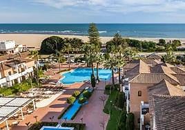 Access to the beach from the Barceló Isla Canela.