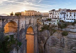 Image of Ronda's 'New Bridge' and the gorge.