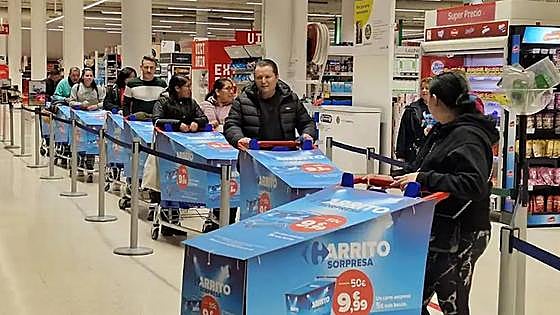 Carrefour's mystery shopping trolleys roll into Malaga for the first time ever