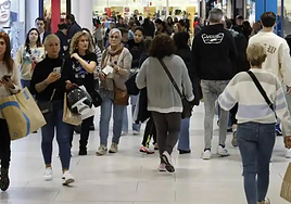 During the Easter holidays it will be possible to go shopping in Malaga (file image).