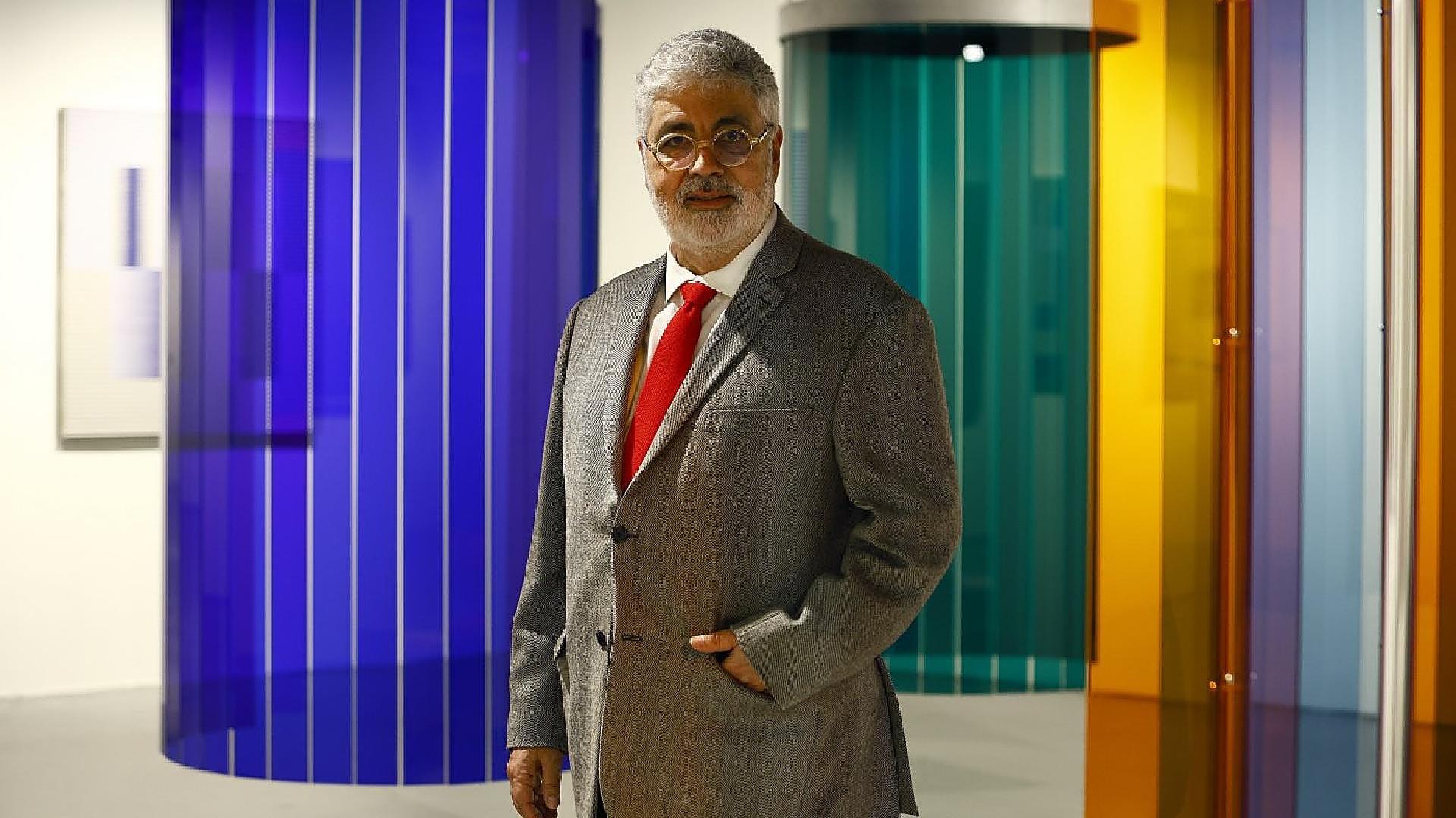 Your eyes will play tricks on you at the new exhibition by Carlos Cruz ...