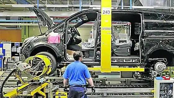 Mercedes-Benz invests 1 billion euros in Spanish factory to manufacture new electric vans