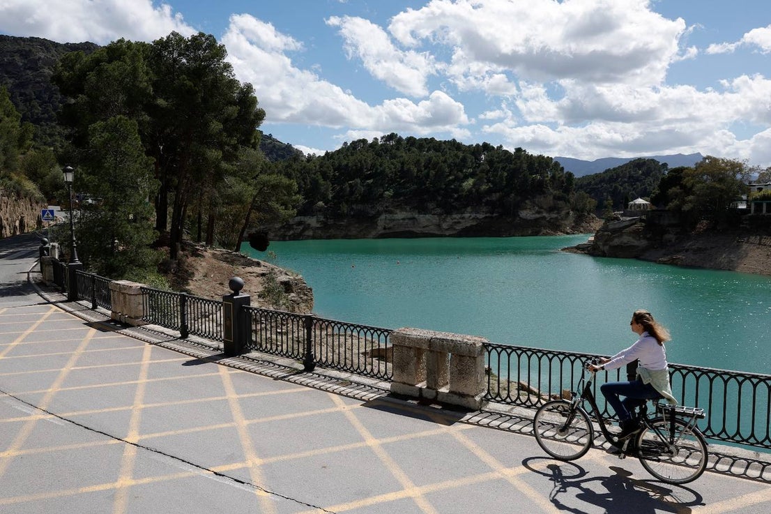One of the most characteristic views, from the wall of the dam.
