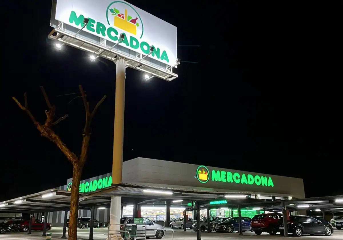 Mercadona is looking for staff across Spain offering a monthly salary of 2,100 euros plus bonuses